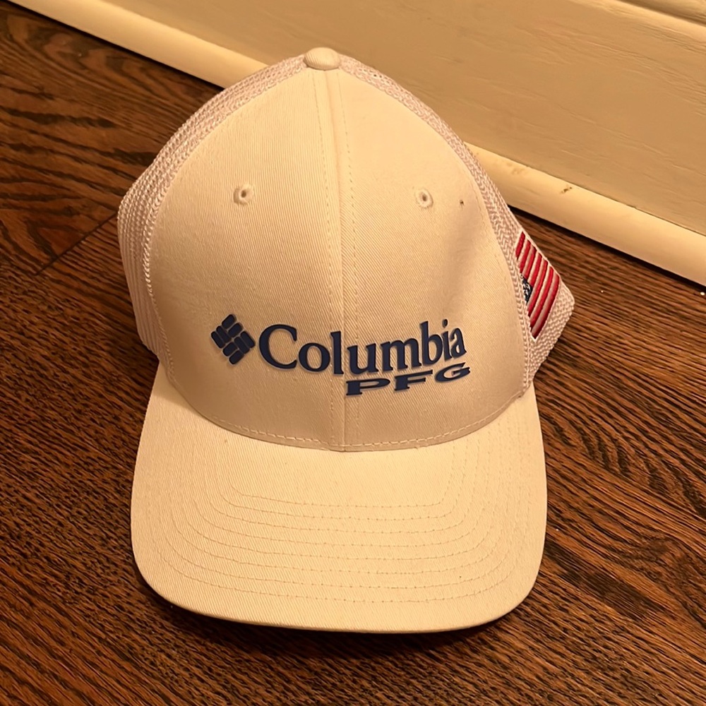 White and blue Columbia PFG hat